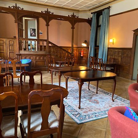 Hotel Fieldways à Trowbridge Extérieur photo
