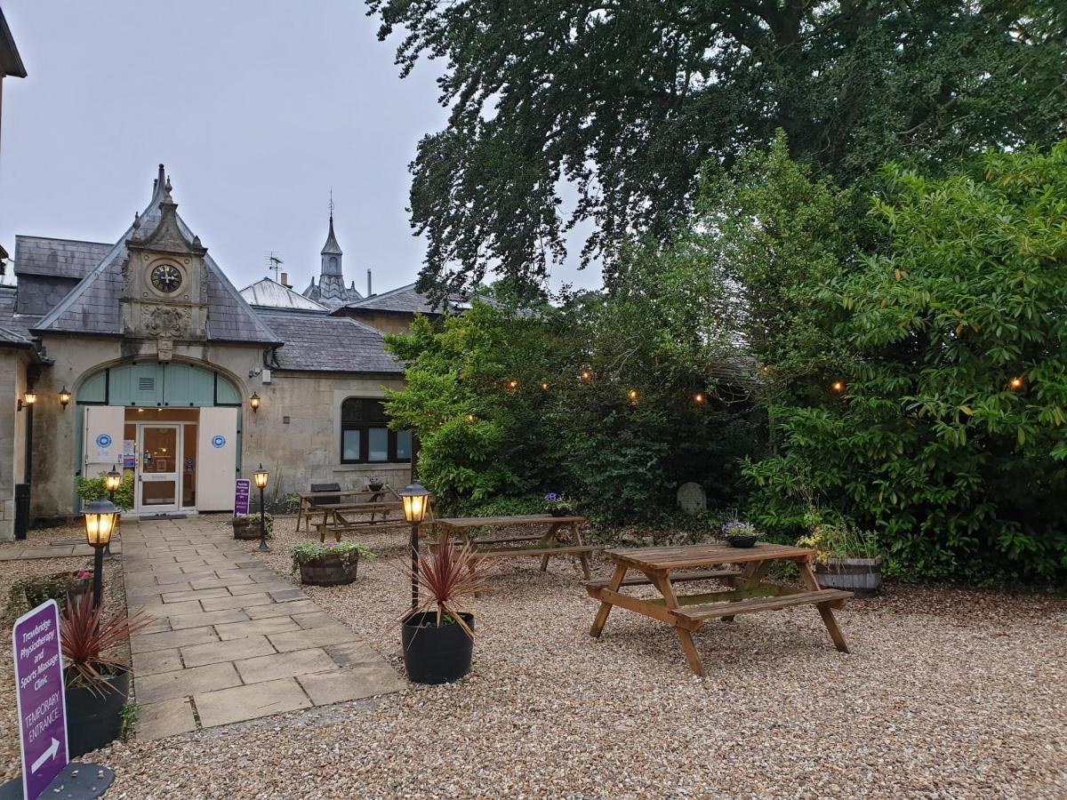 Hotel Fieldways à Trowbridge Extérieur photo