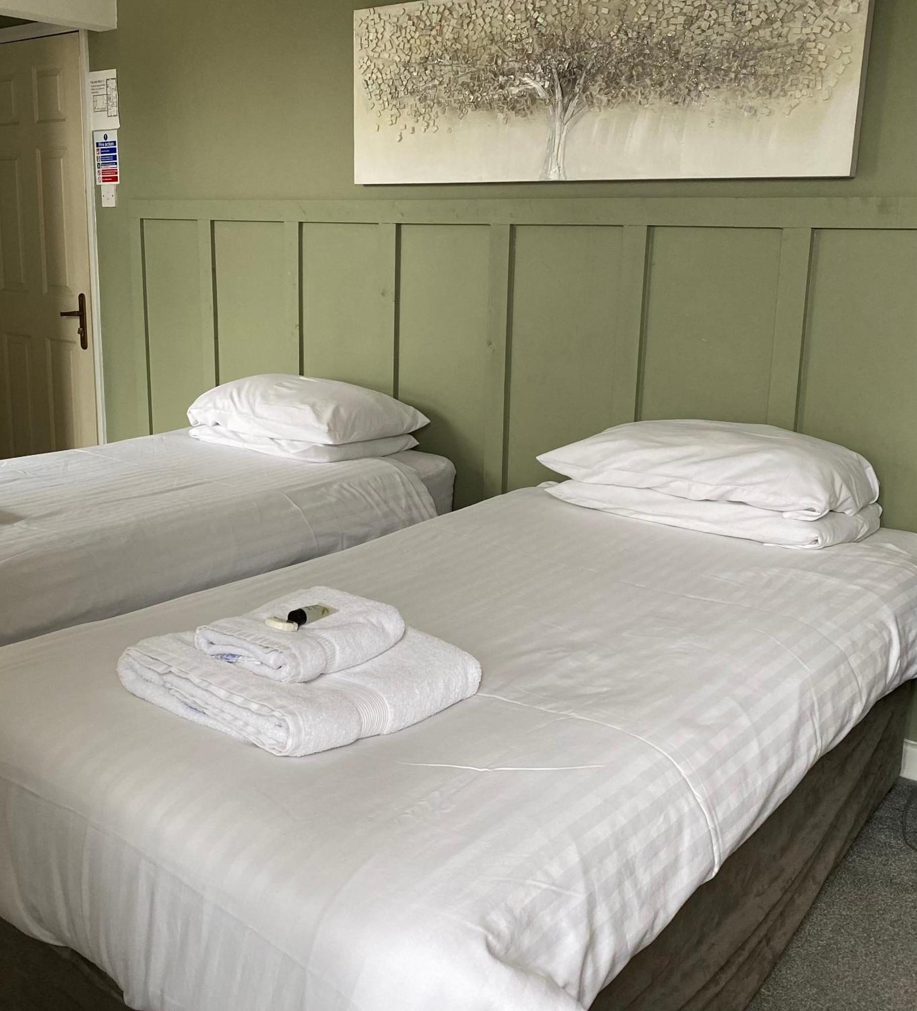 Hotel Fieldways à Trowbridge Extérieur photo