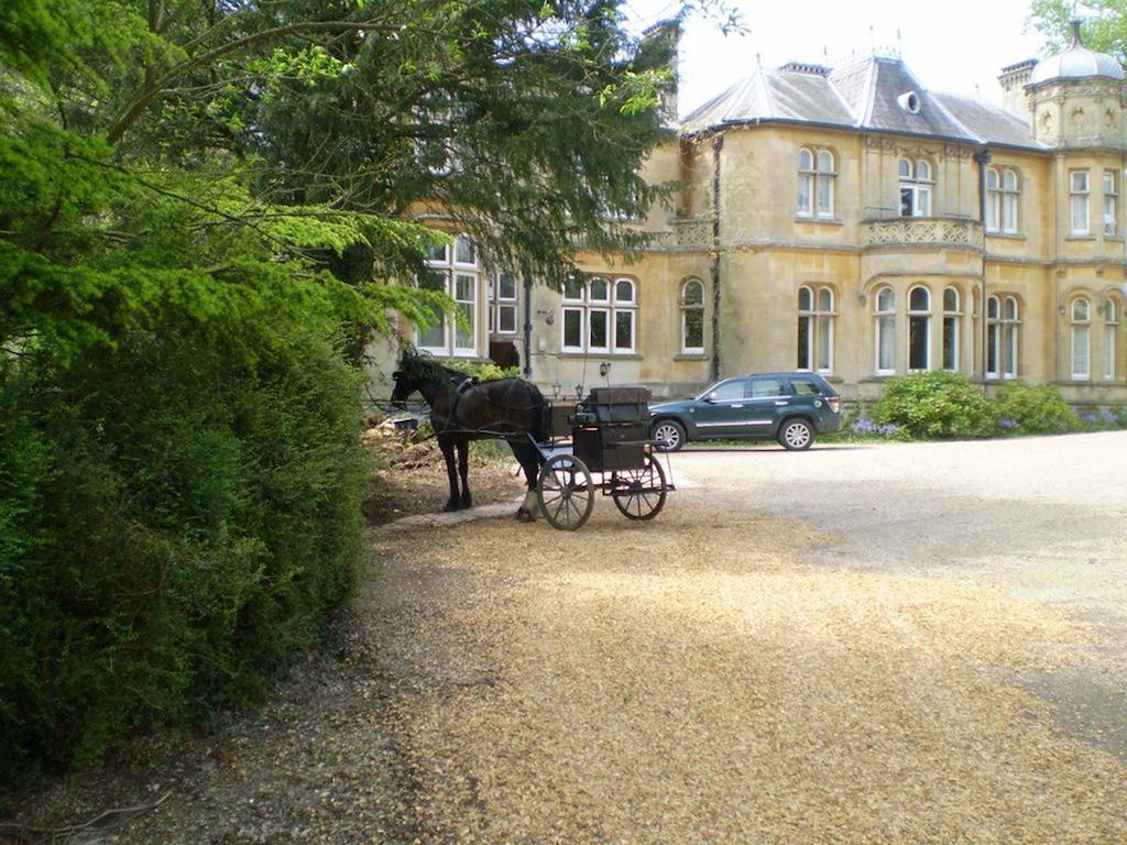 Hotel Fieldways à Trowbridge Extérieur photo