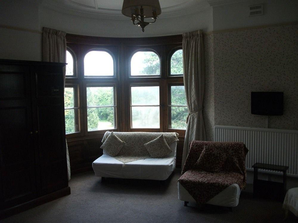Hotel Fieldways à Trowbridge Extérieur photo
