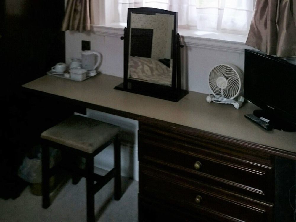 Hotel Fieldways à Trowbridge Extérieur photo